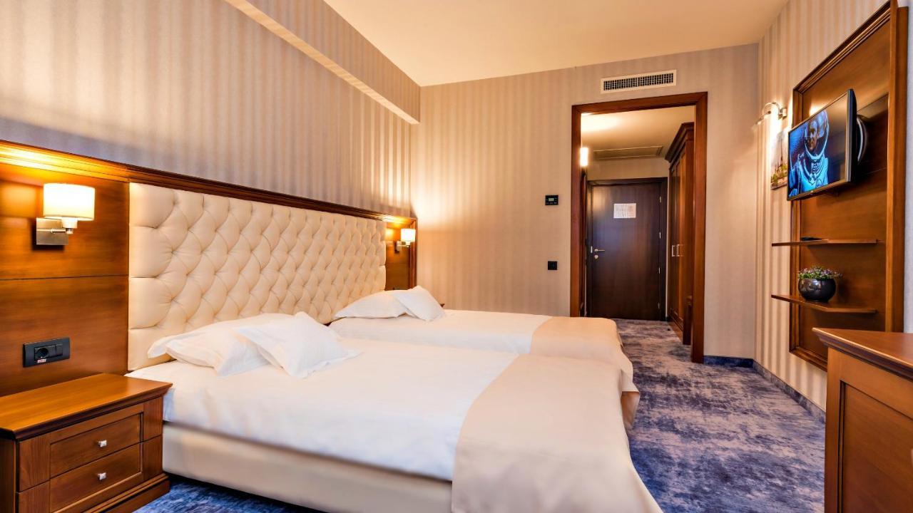 Briliant Hotel Cluj-Napoca Exterior photo