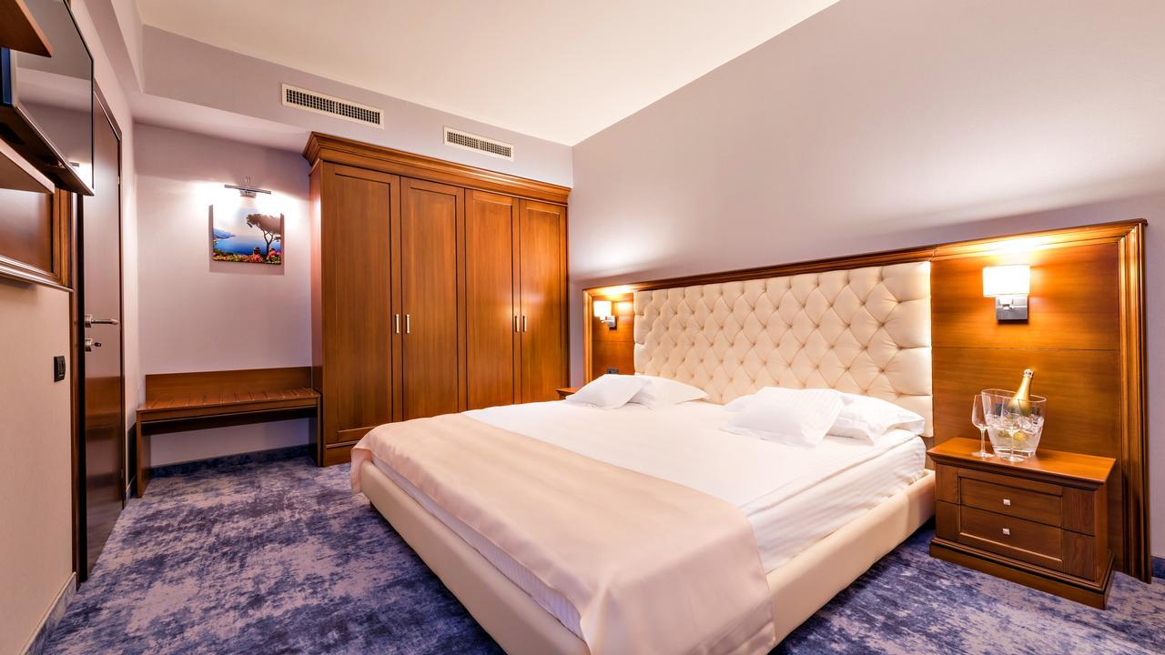 Briliant Hotel Cluj-Napoca Exterior photo